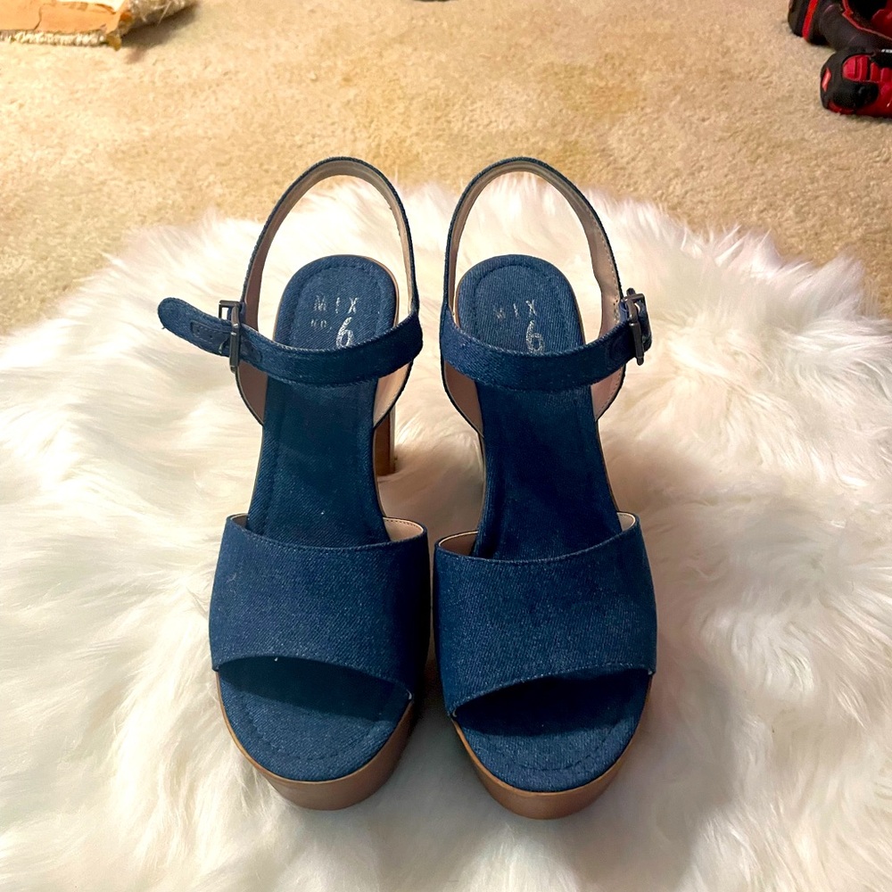 Jean color platforms very comfortable and stylish